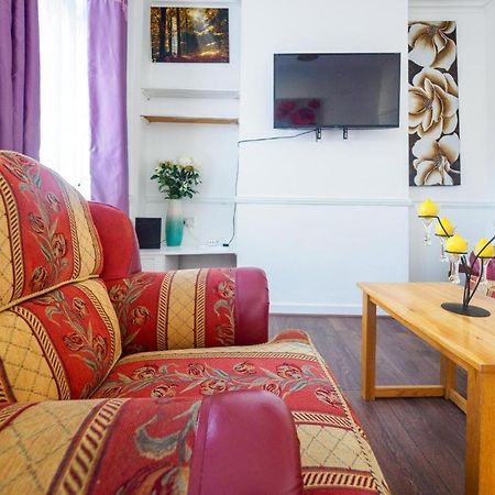 12 Cornwallis Lodge Family Room 1 Stoke-on-Trent Eksteriør bilde