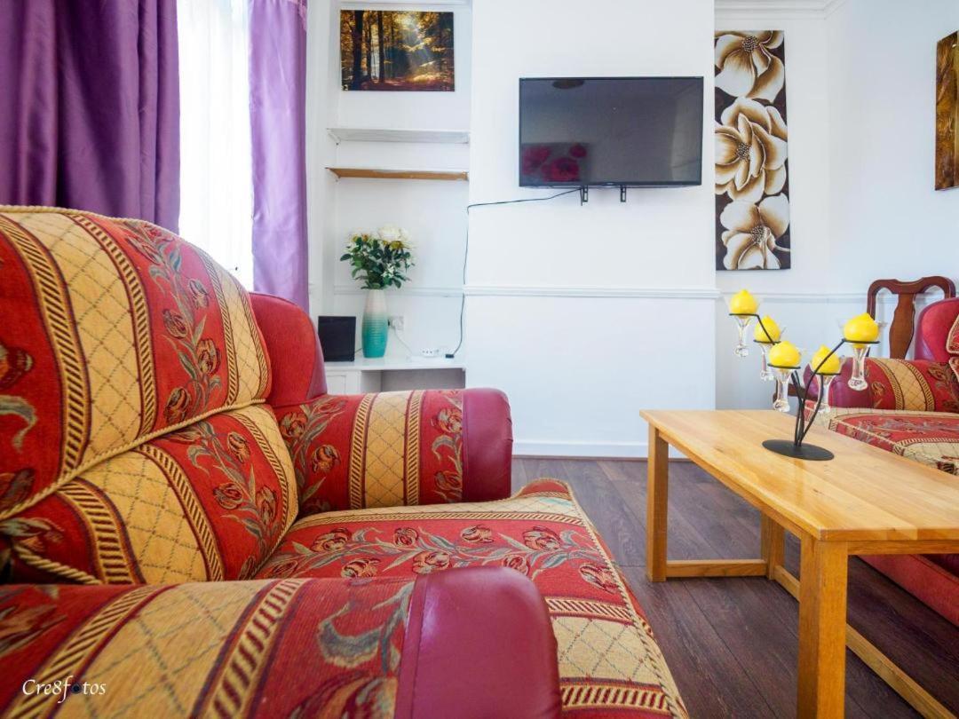 12 Cornwallis Lodge Family Room 1 Stoke-on-Trent Eksteriør bilde