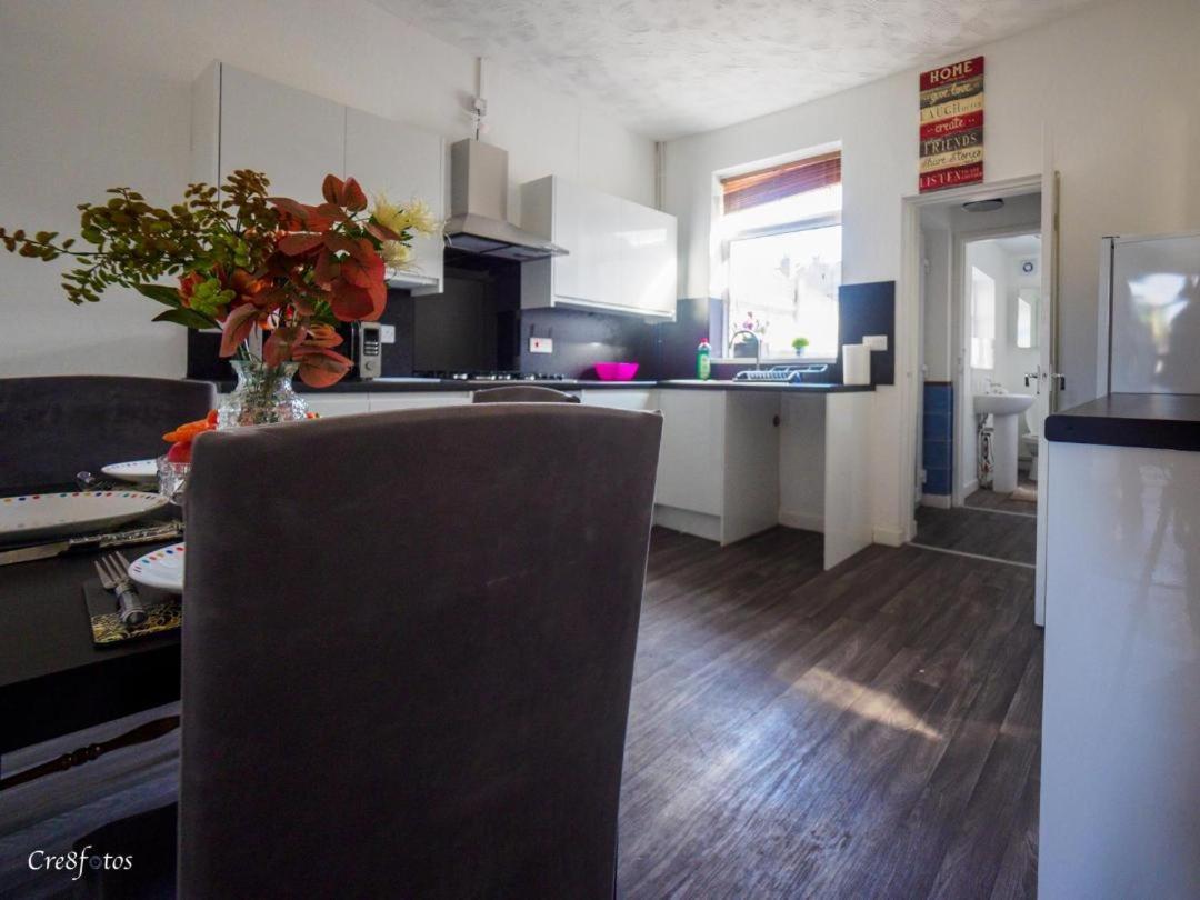 12 Cornwallis Lodge Family Room 1 Stoke-on-Trent Eksteriør bilde