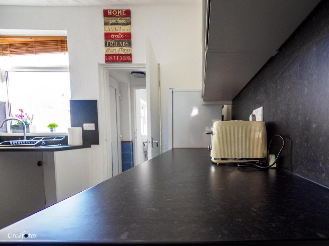 12 Cornwallis Lodge Family Room 1 Stoke-on-Trent Eksteriør bilde