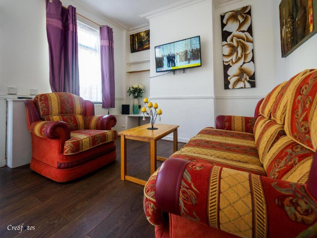 12 Cornwallis Lodge Family Room 1 Stoke-on-Trent Eksteriør bilde