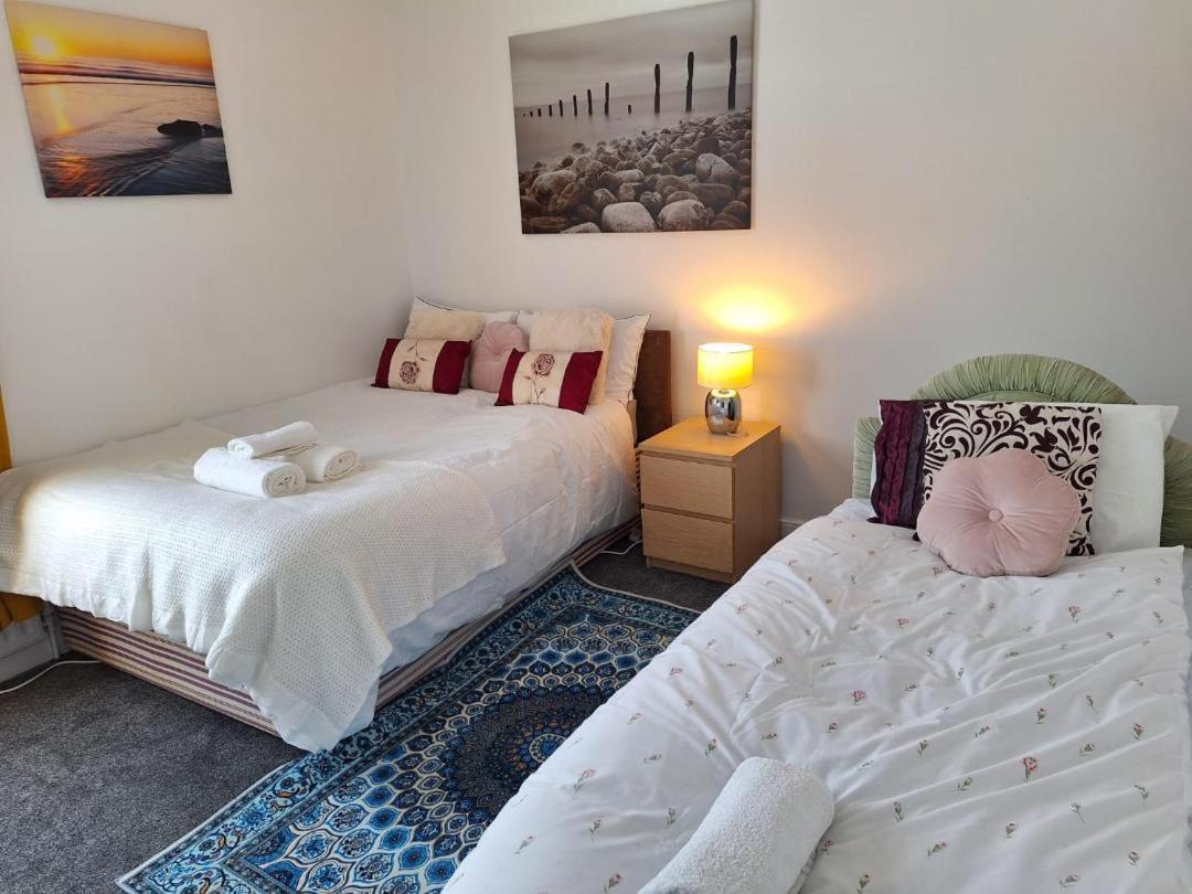 12 Cornwallis Lodge Family Room 1 Stoke-on-Trent Eksteriør bilde